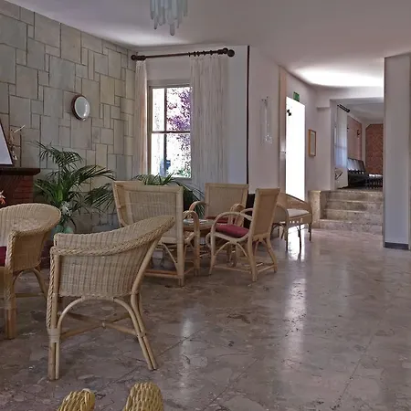 Promenade Simple Hotel